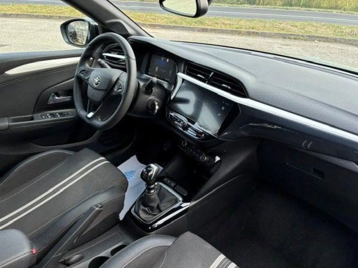 Opel Corsa usata a Milano (12)