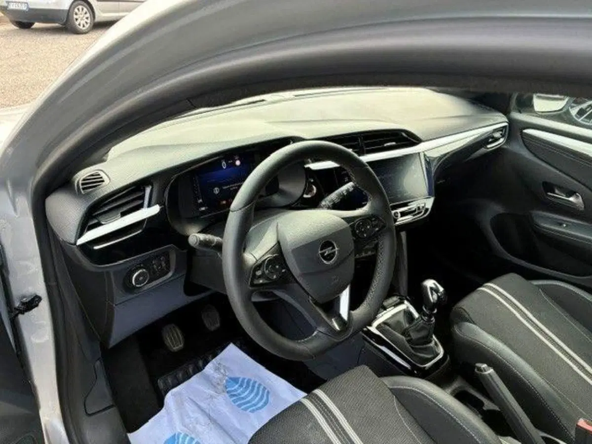 Opel Corsa usata a Milano (11)