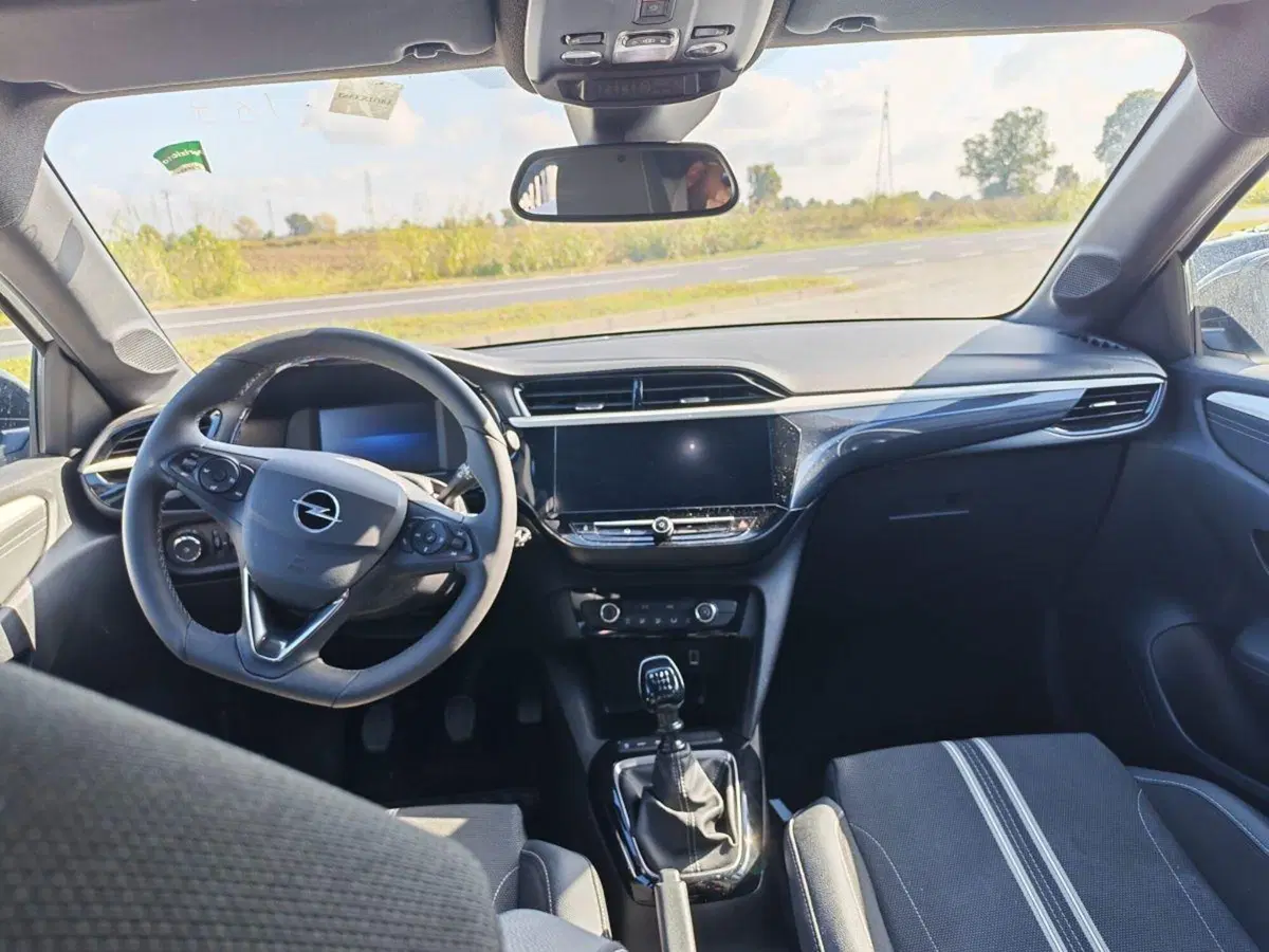 Opel Corsa usata a Milano (9)
