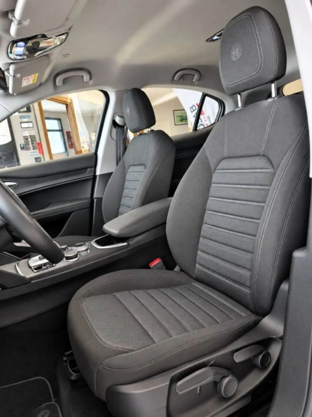 Alfa Romeo Stelvio usata a Firenze (13)