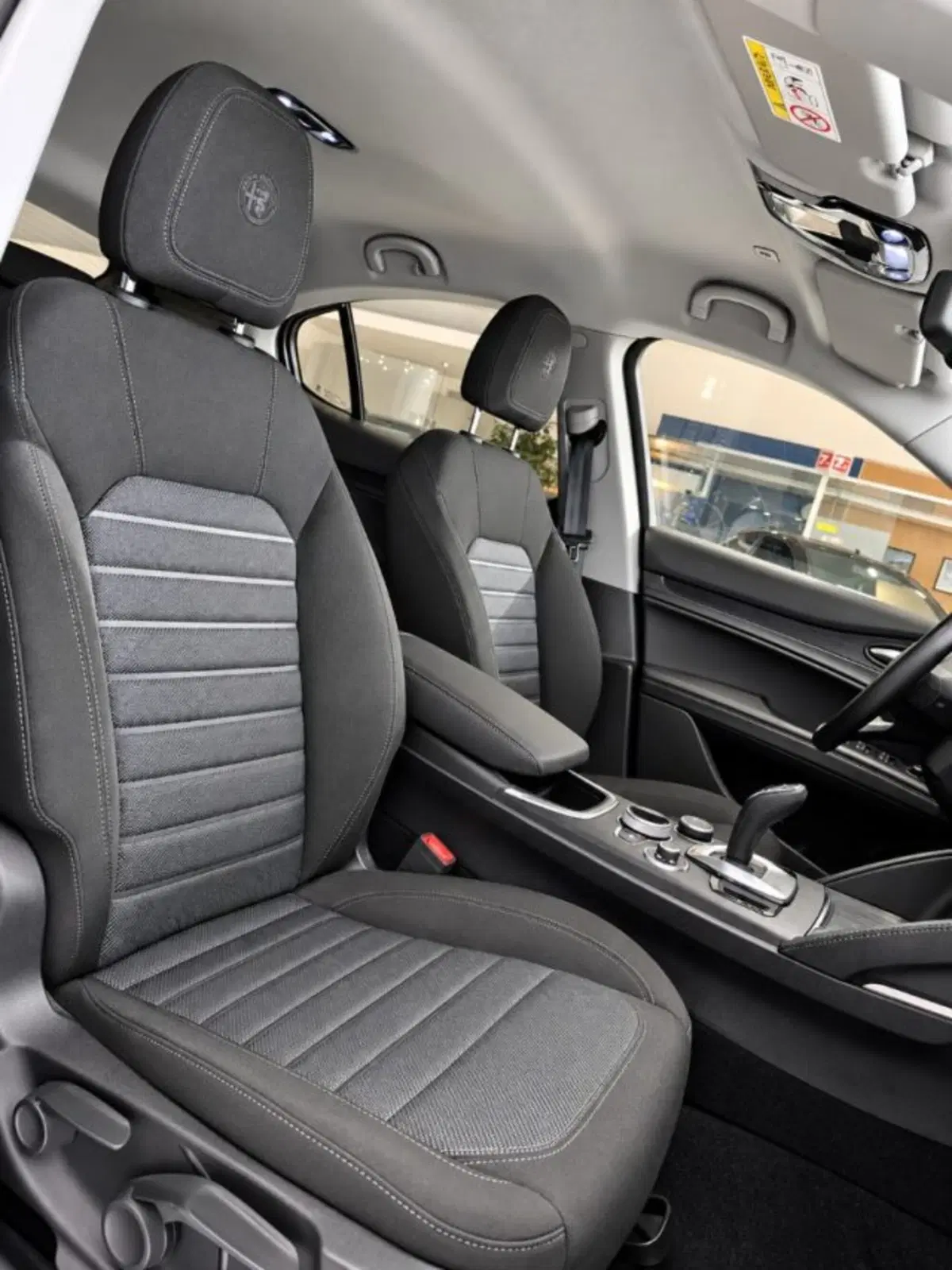Alfa Romeo Stelvio usata a Firenze (16)