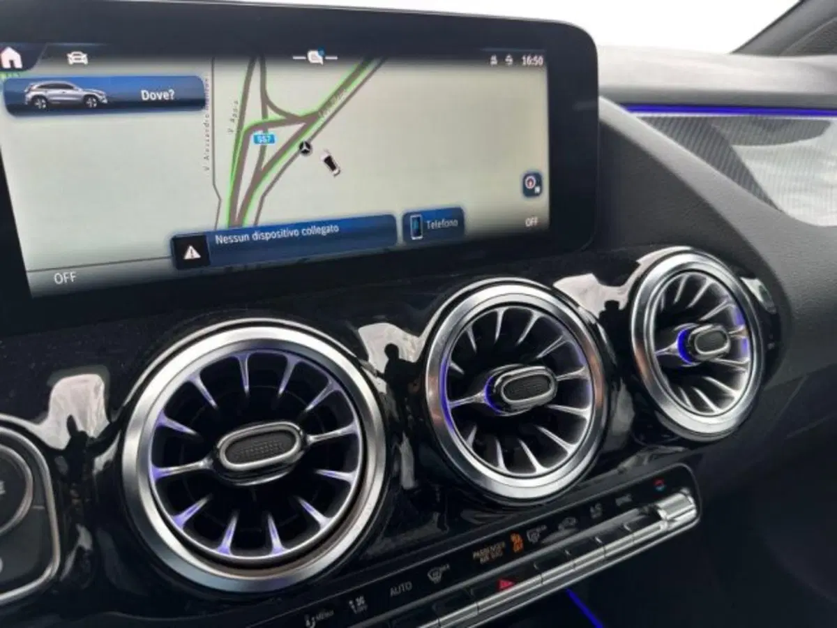 Mercedes-Benz GLA SUV usata a Avellino (12)
