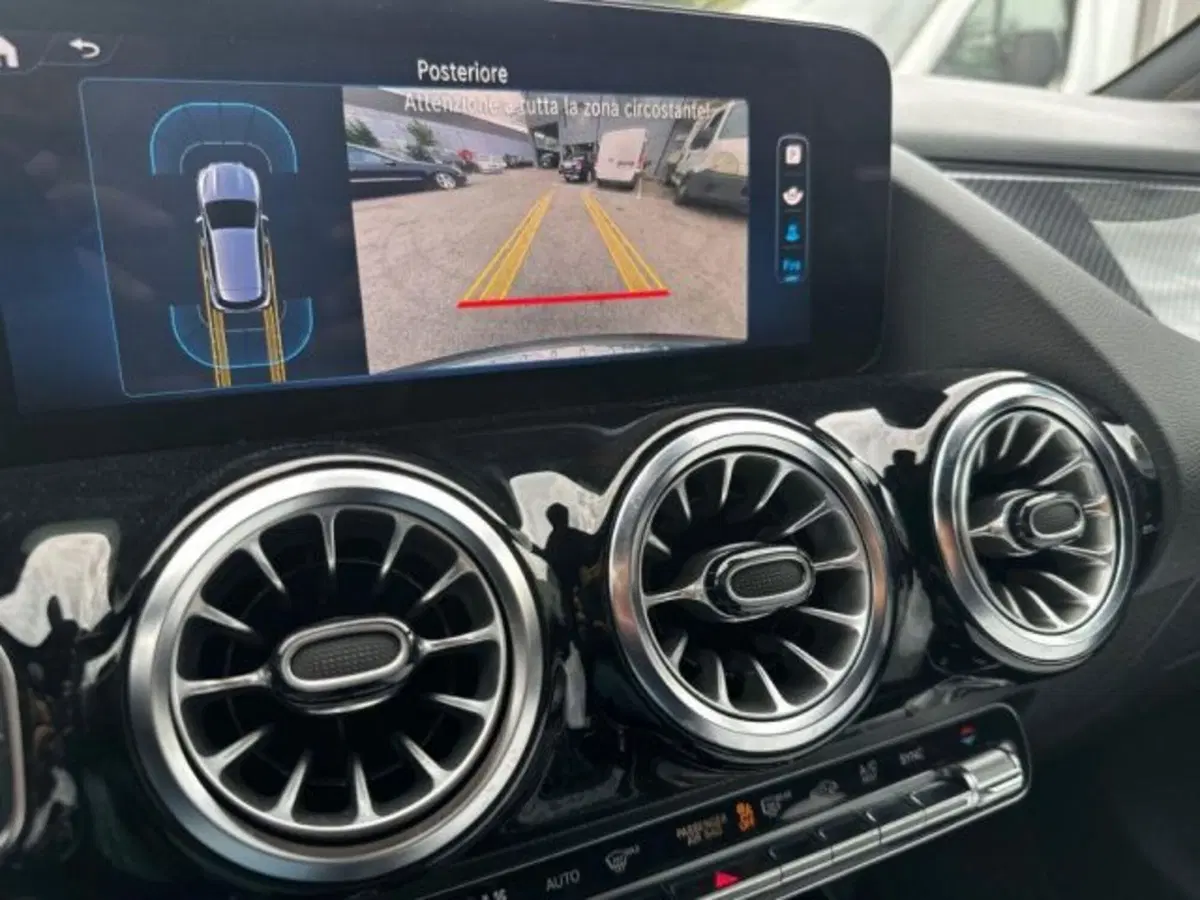 Mercedes-Benz GLA SUV usata a Avellino (14)