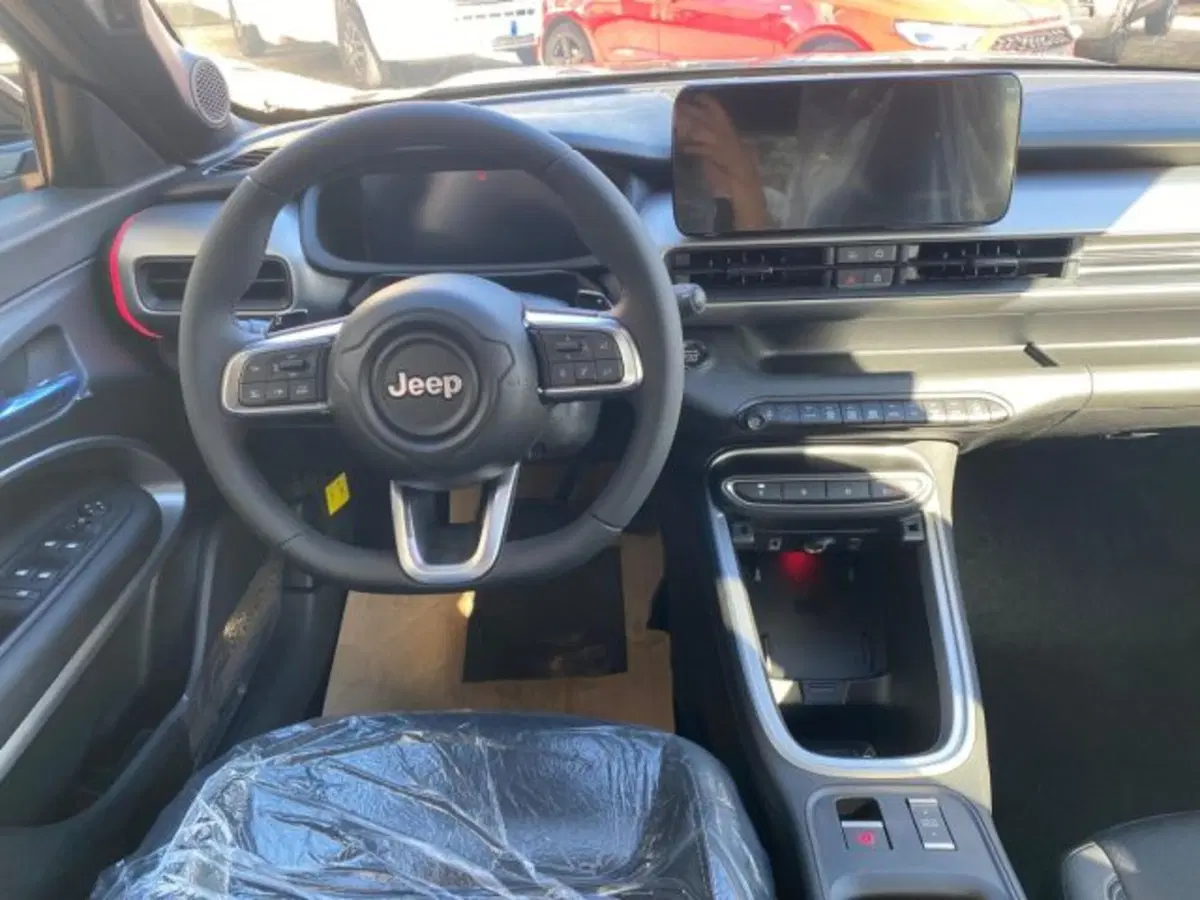 Jeep Avenger nuova a Cuneo (11)