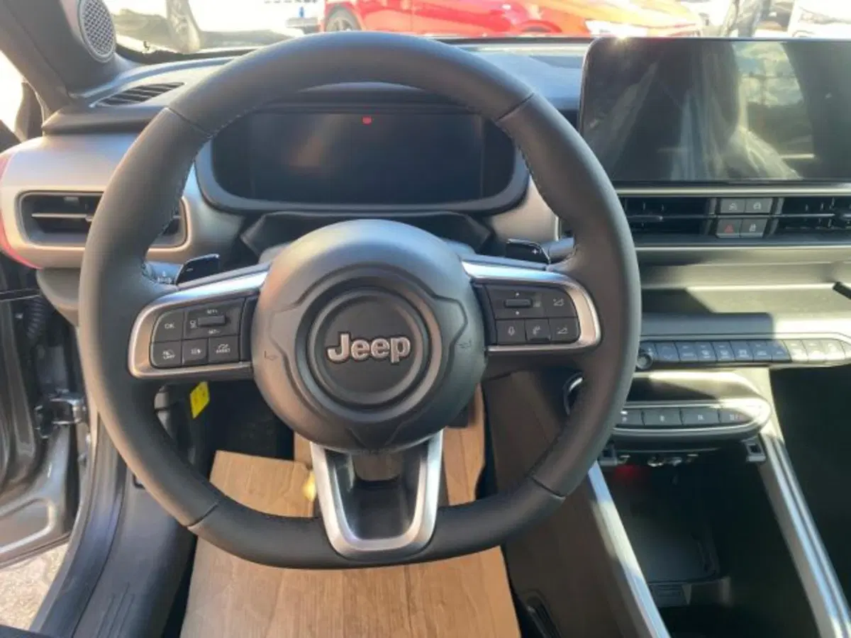 Jeep Avenger nuova a Cuneo (12)