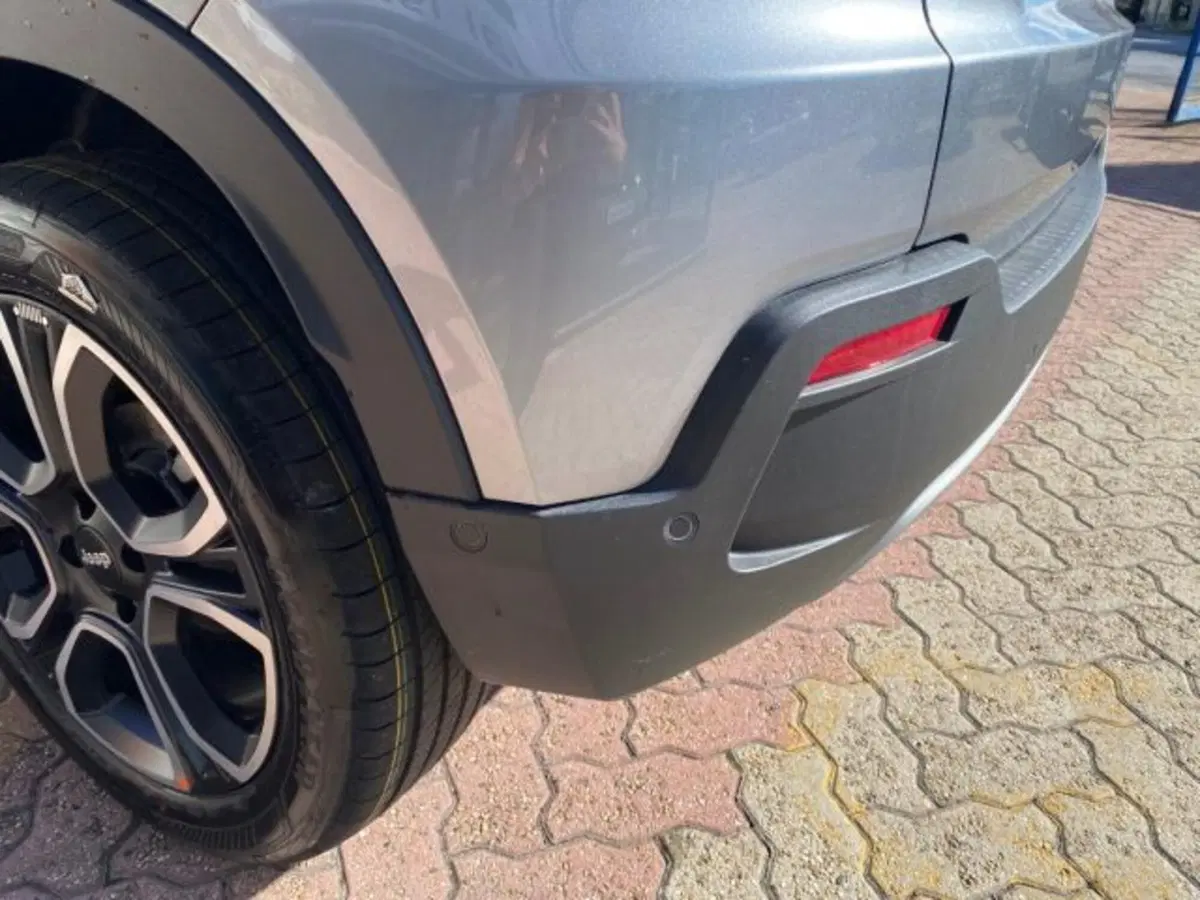Jeep Avenger nuova a Cuneo (8)