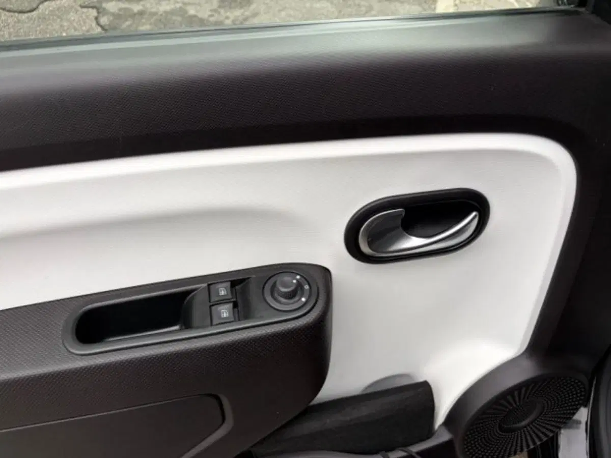 Renault Twingo usata a Lodi (12)