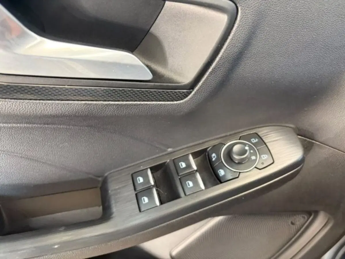 Ford Kuga usata a Lodi (14)