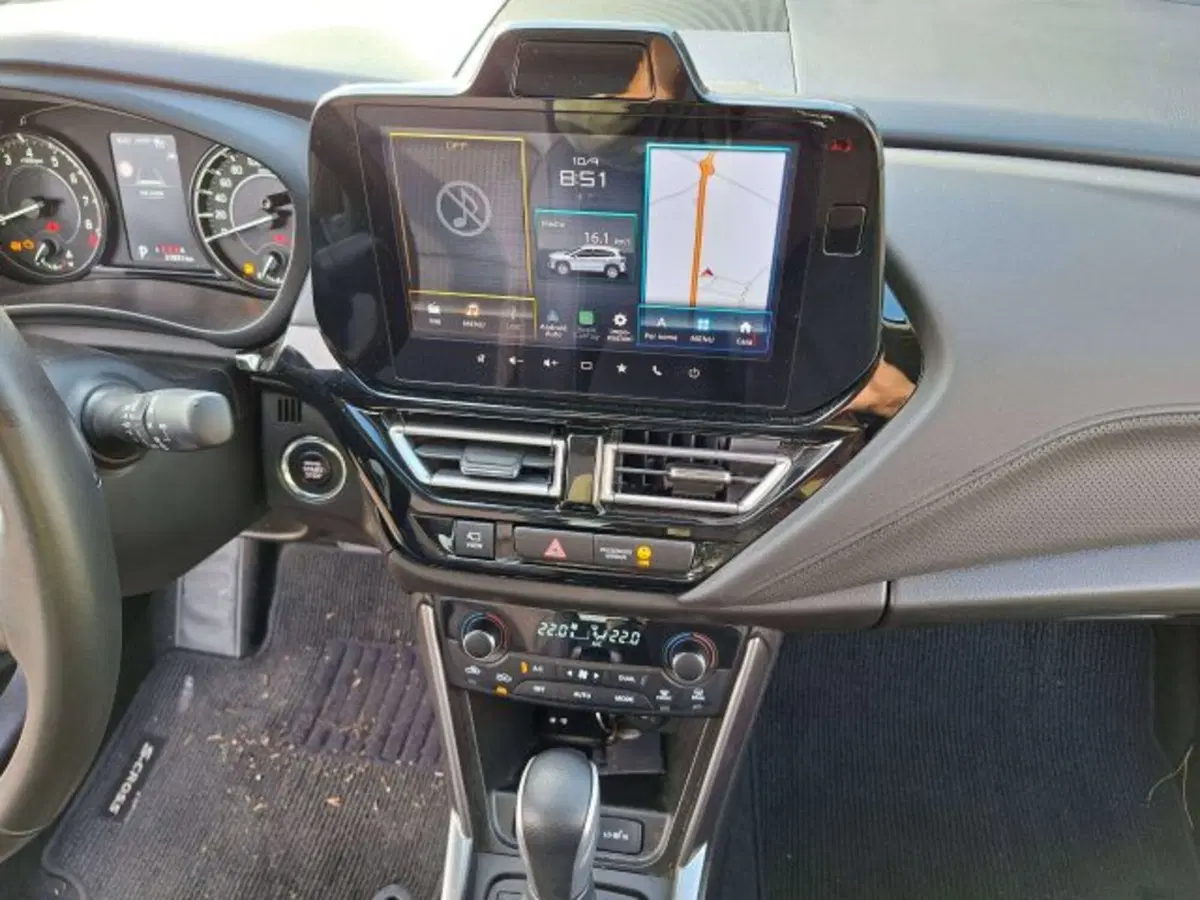 Suzuki S-Cross usata a Como (11)