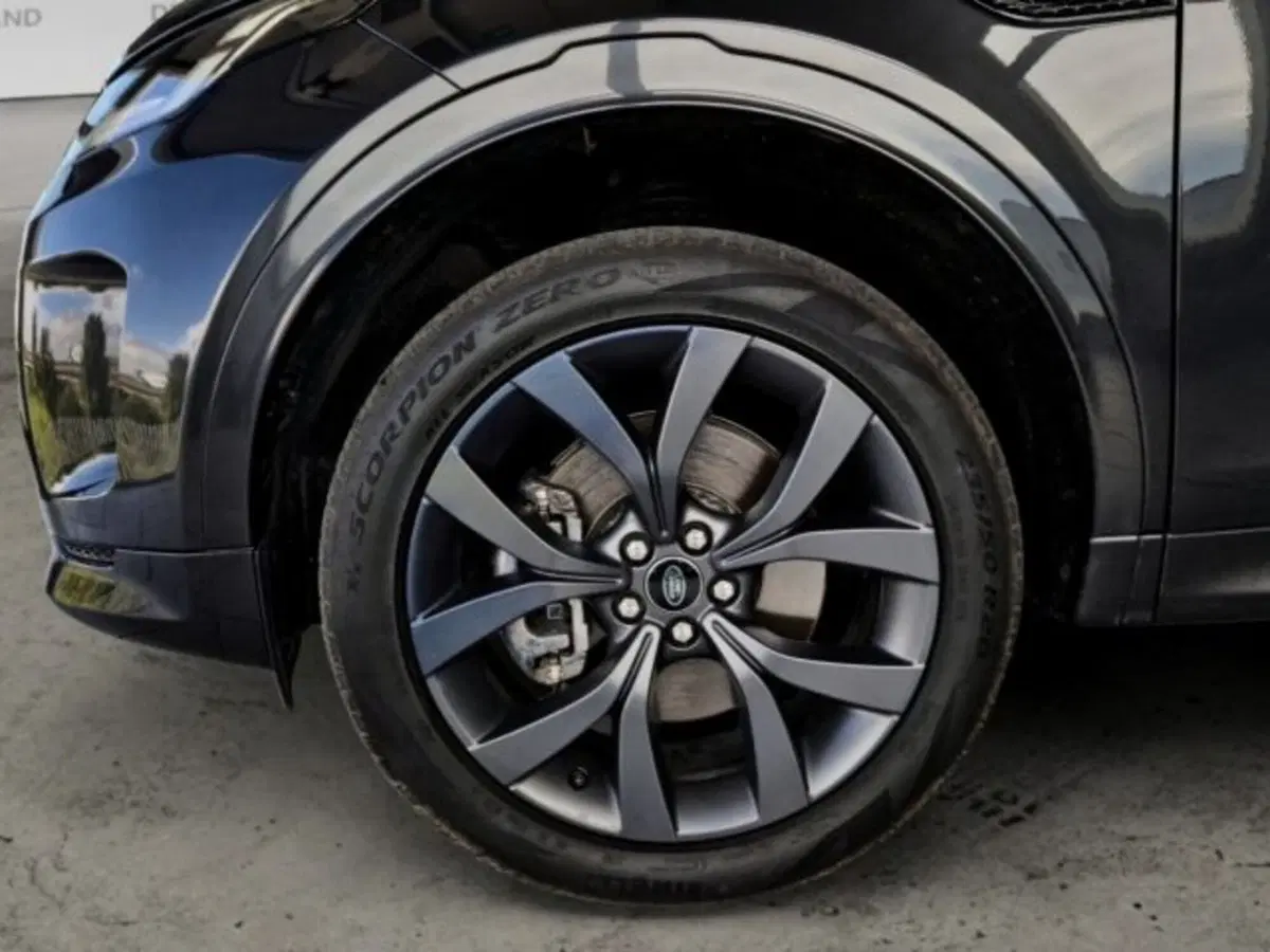 Land Rover Discovery Sport usata a Livorno (10)
