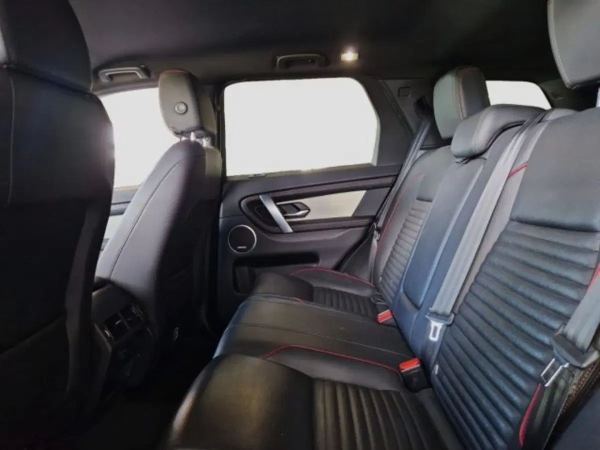 Land Rover Discovery Sport usata a Livorno (18)
