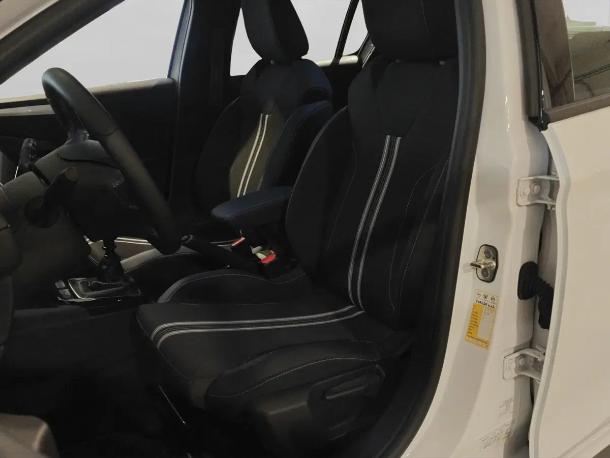 Opel Corsa usata a Genova (9)