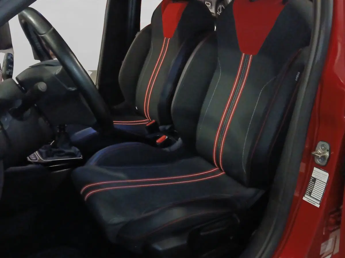 Opel Corsa usata a Genova (9)