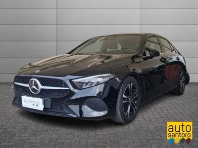 Mercedes-Benz Classe A Sedan 180 AMG Line Premium Plus auto del 2023 usata a Salerno