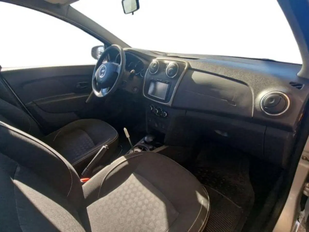 Dacia Logan usata a Salerno (12)