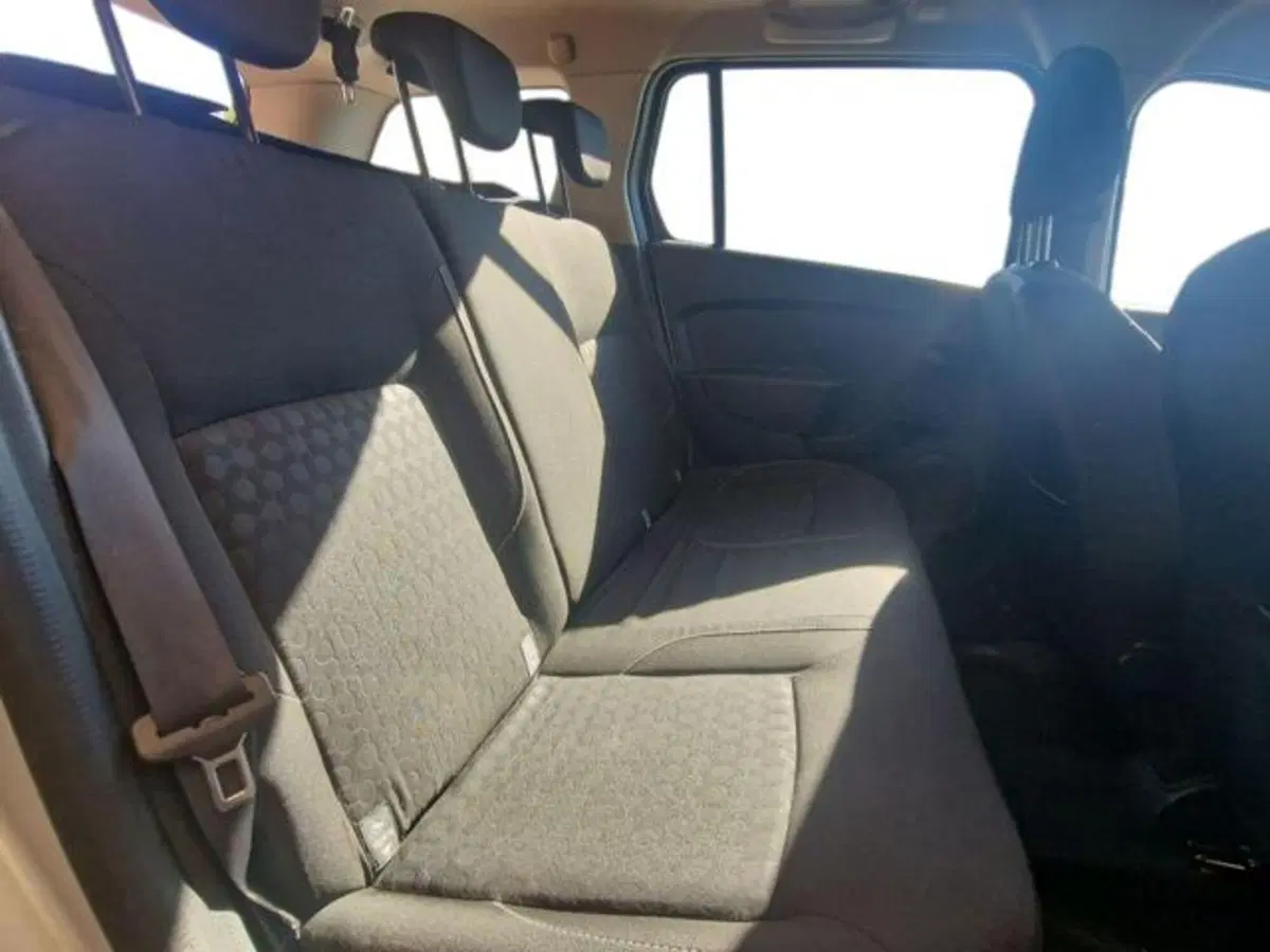 Dacia Logan usata a Salerno (13)
