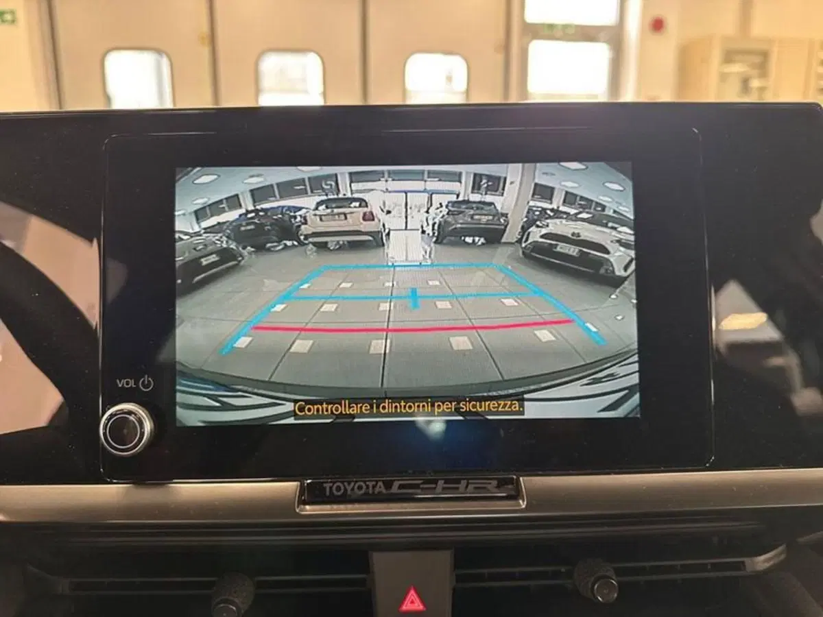 Toyota Toyota C-HR nuova a Prato (15)