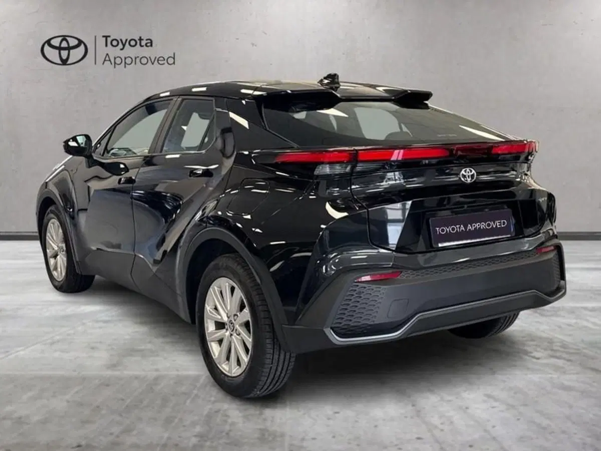 Toyota Toyota C-HR nuova a Prato (6)