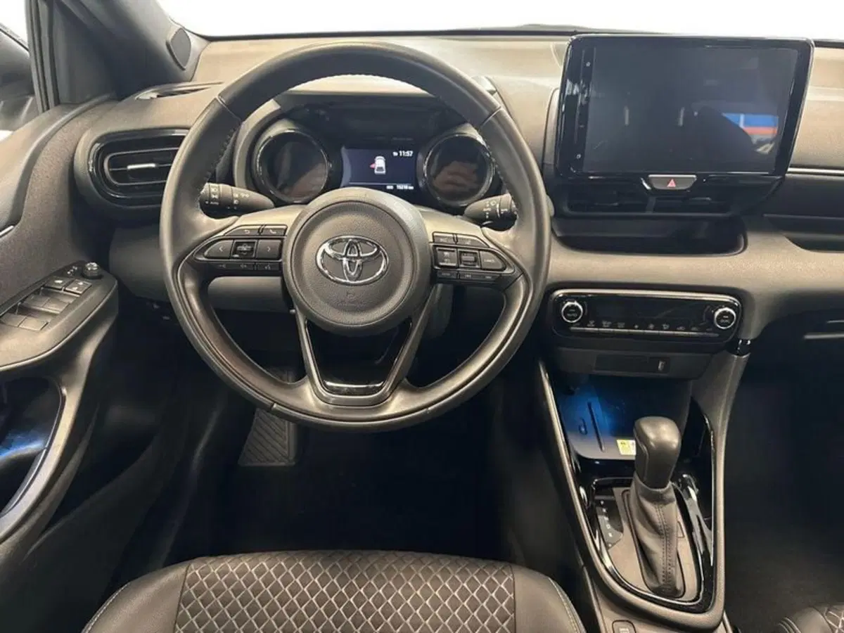 Toyota Yaris Cross usata a Prato (11)