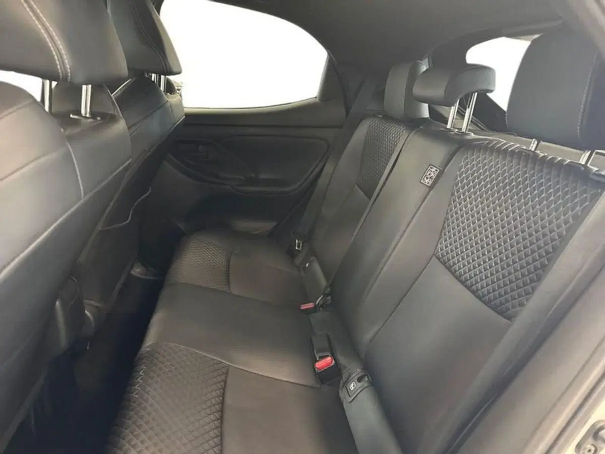 Toyota Yaris Cross usata a Prato (20)