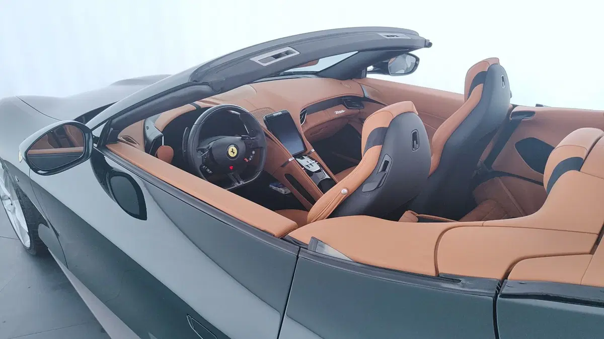 Ferrari Roma Spider usata a Perugia (12)