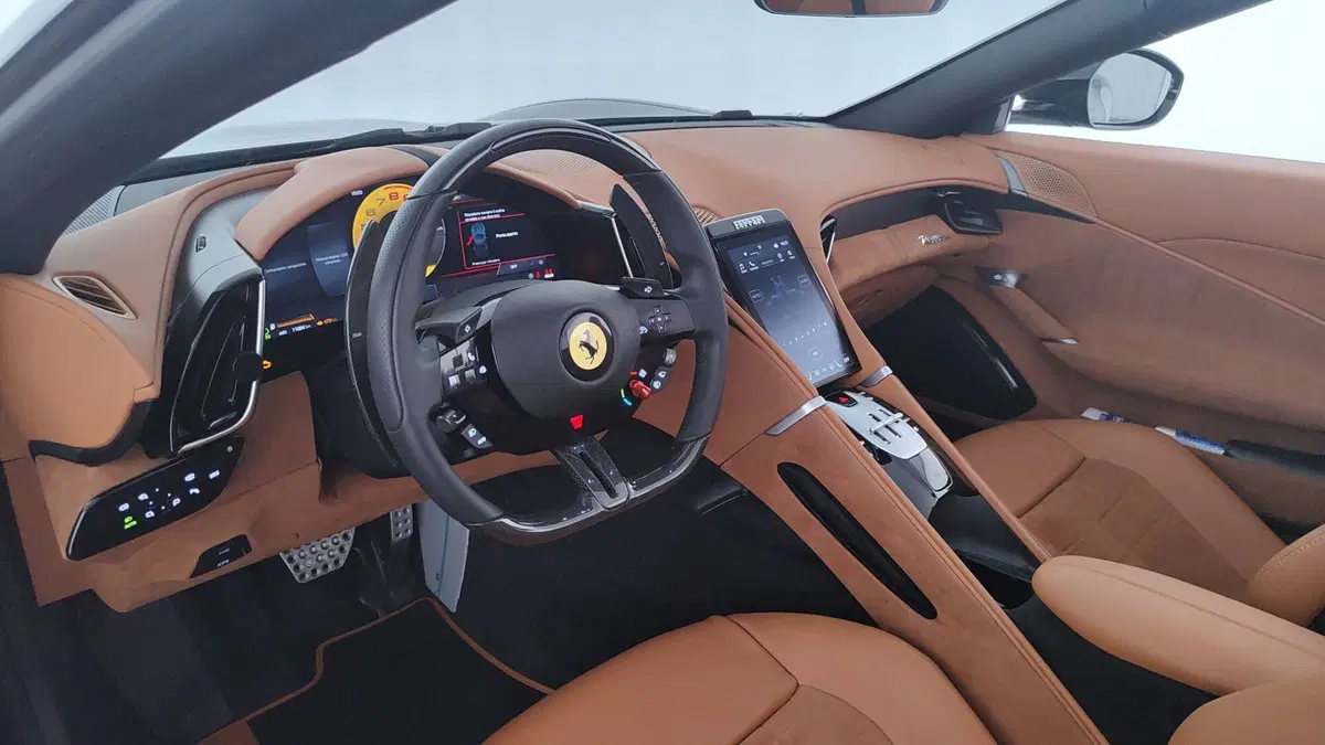 Ferrari Roma Spider usata a Perugia (13)