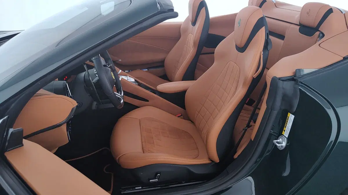 Ferrari Roma Spider usata a Perugia (14)