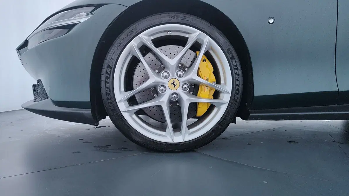 Ferrari Roma Spider usata a Perugia (9)