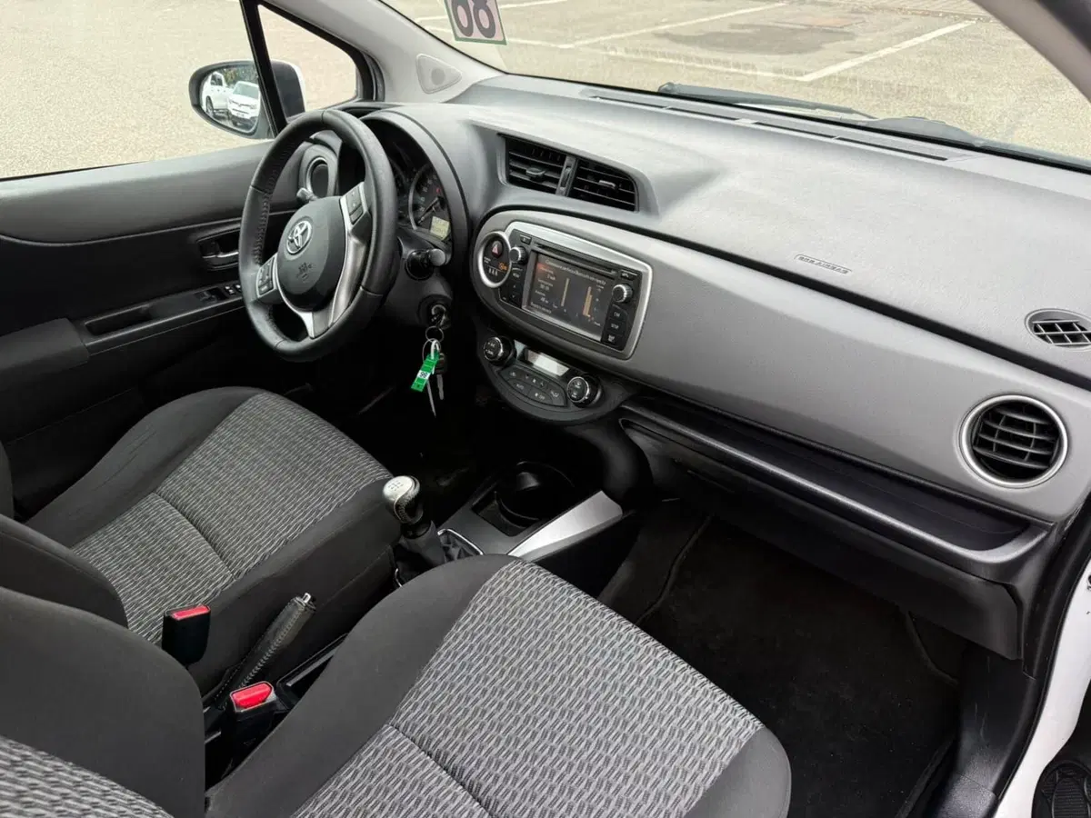 Toyota Yaris usata a Piacenza (11)