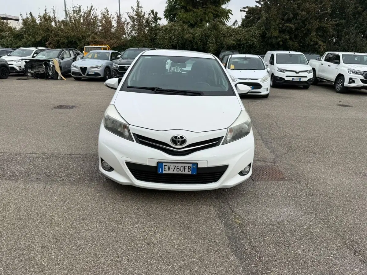 Toyota Yaris usata a Piacenza (6)