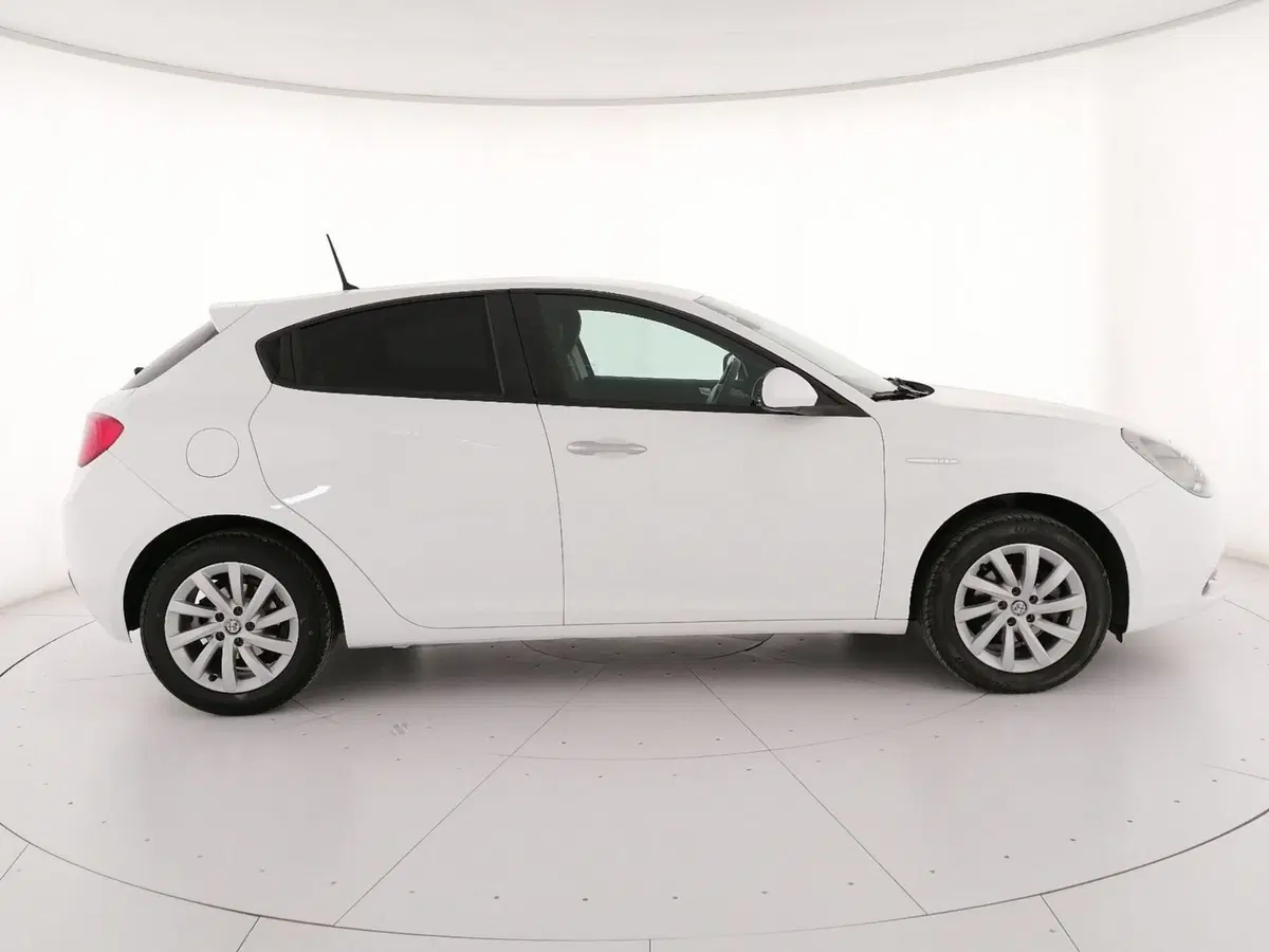 Alfa Romeo Giulietta usata a Roma (3)