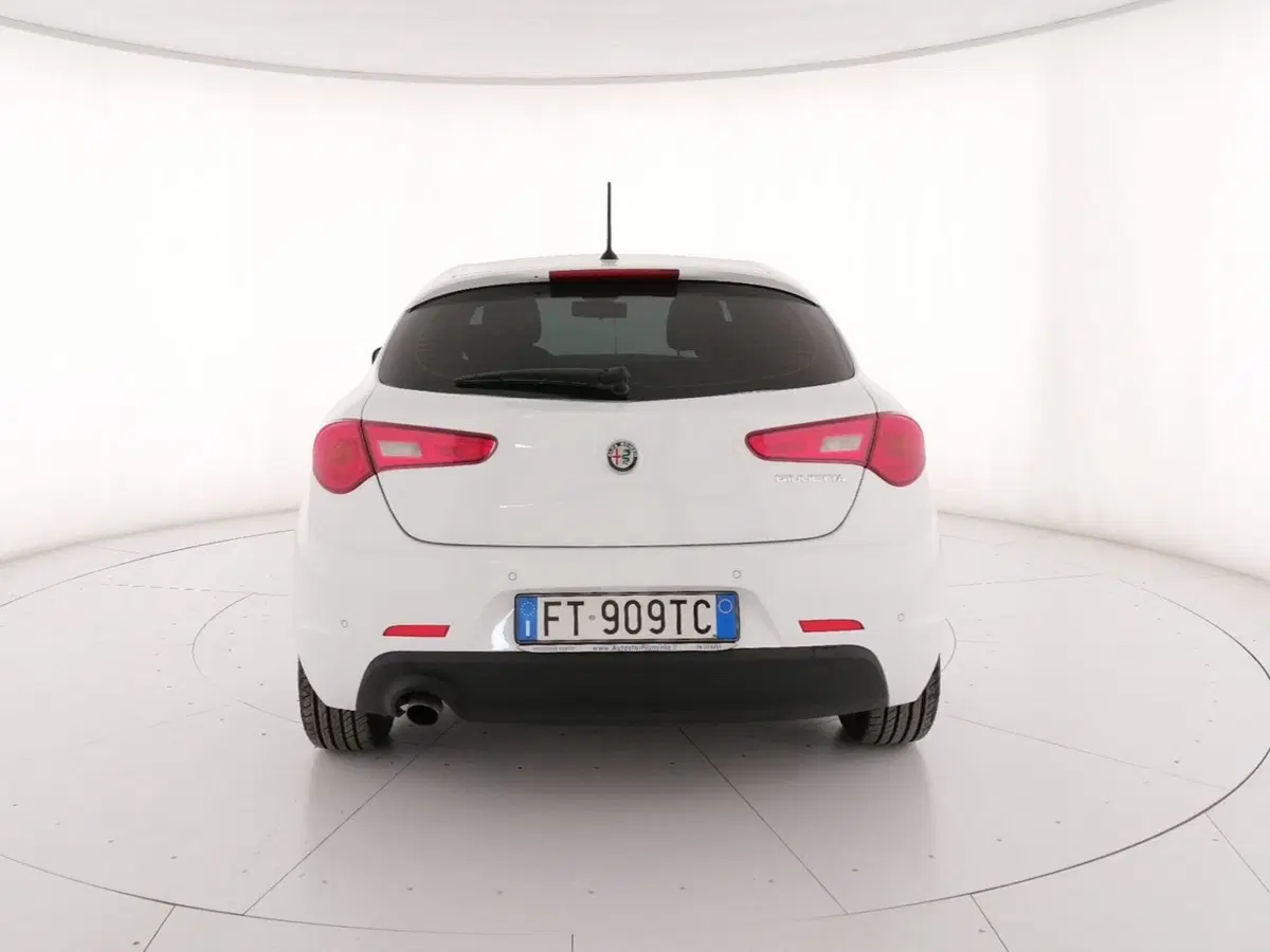 Alfa Romeo Giulietta usata a Roma (4)