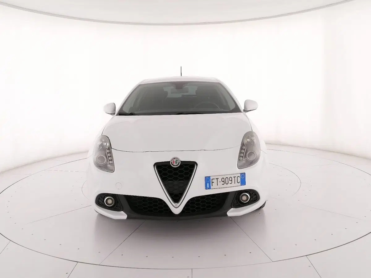 Alfa Romeo Giulietta usata a Roma (5)