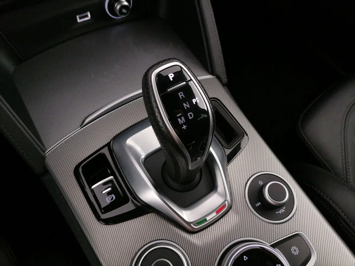 Alfa Romeo Stelvio usata a Roma (14)