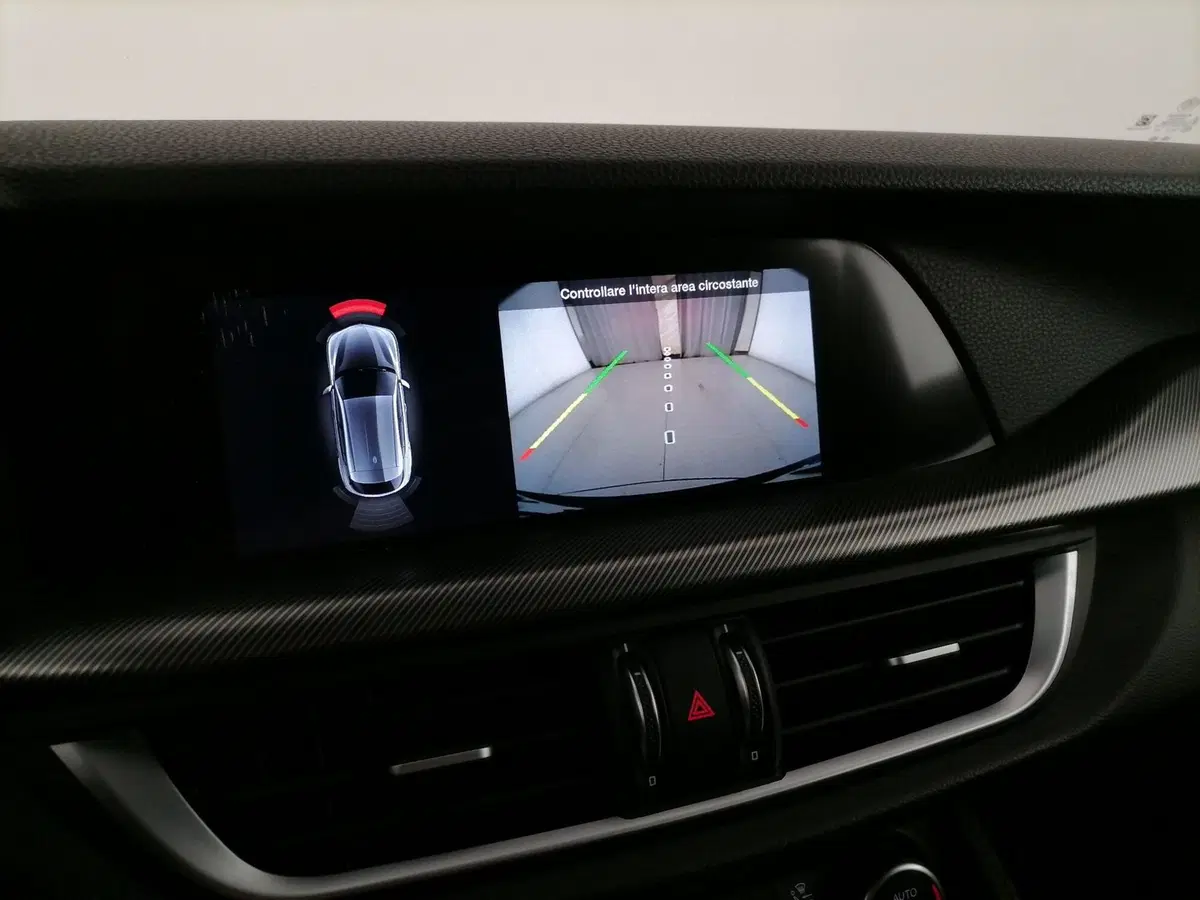 Alfa Romeo Stelvio usata a Roma (17)