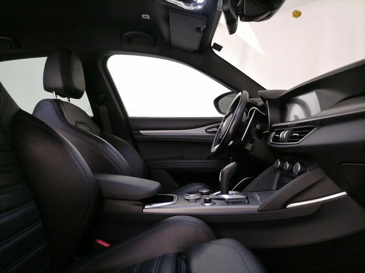 Alfa Romeo Stelvio usata a Roma (6)