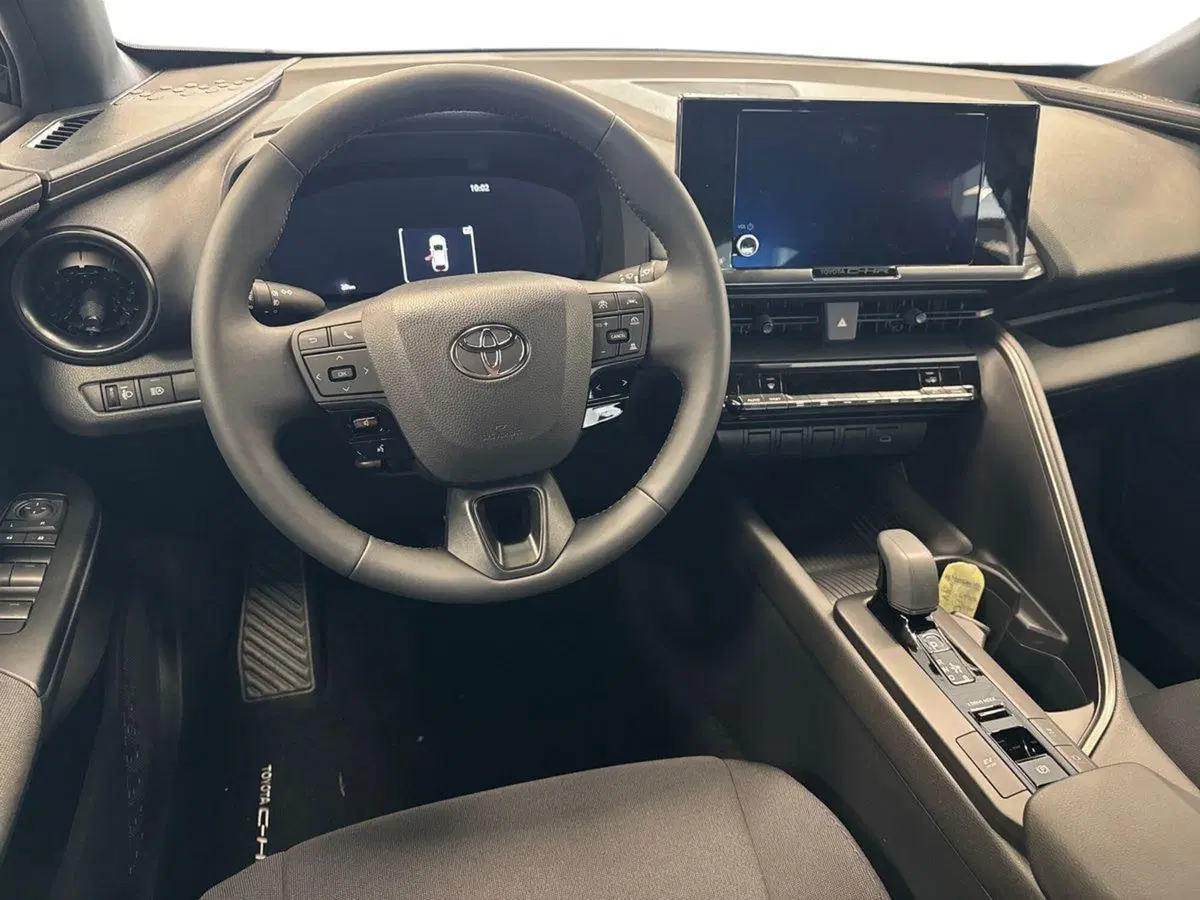 Toyota Toyota C-HR nuova a Prato (11)