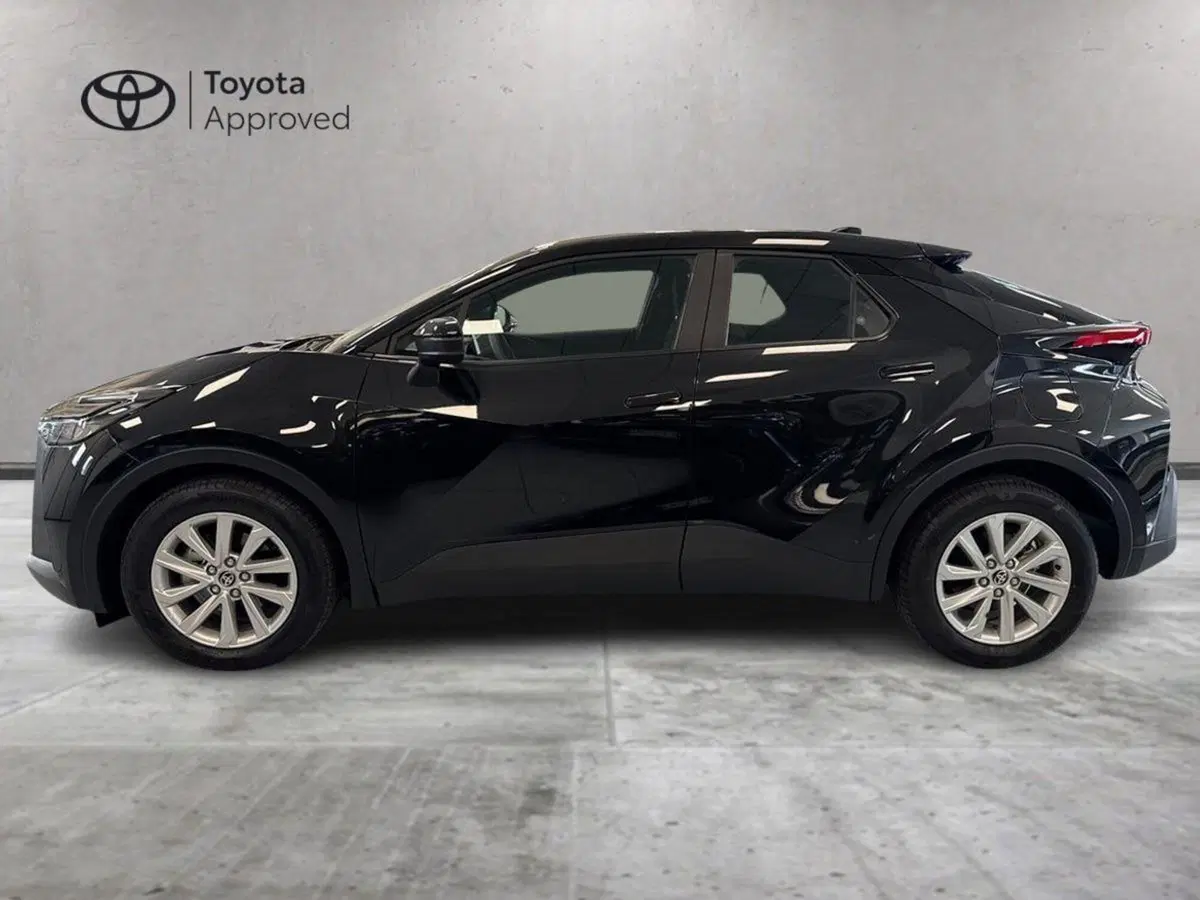 Toyota Toyota C-HR nuova a Prato (3)