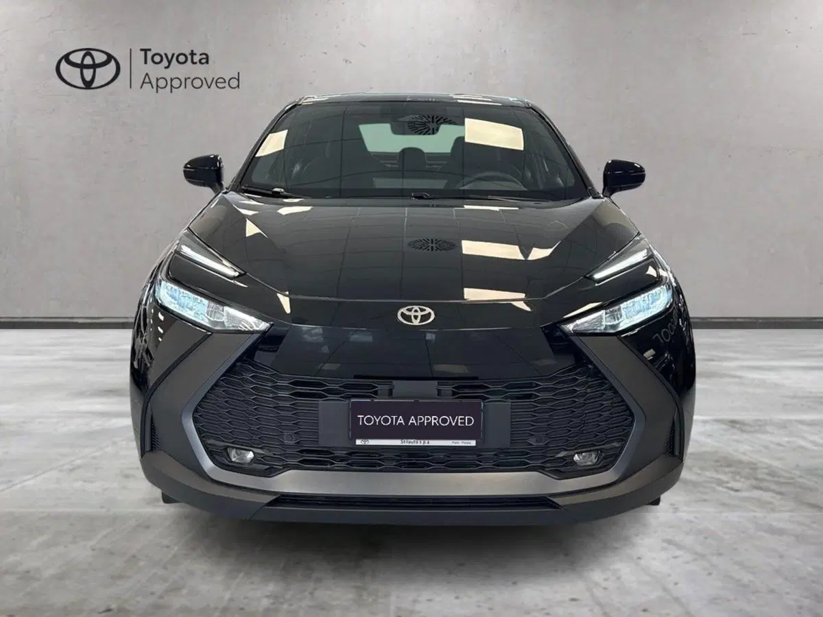 Toyota Toyota C-HR nuova a Prato (4)