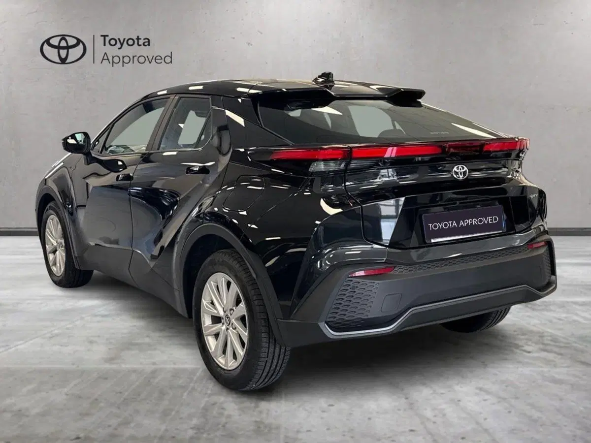 Toyota Toyota C-HR nuova a Prato (6)