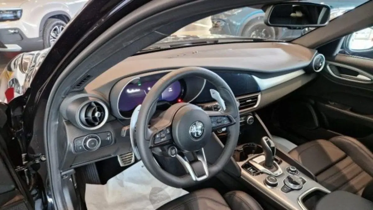 Alfa Romeo Giulia nuova a Modena (5)