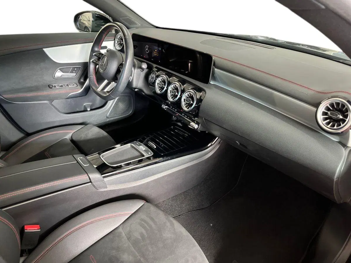 Mercedes-Benz CLA Shooting Brake usata a Taranto (9)