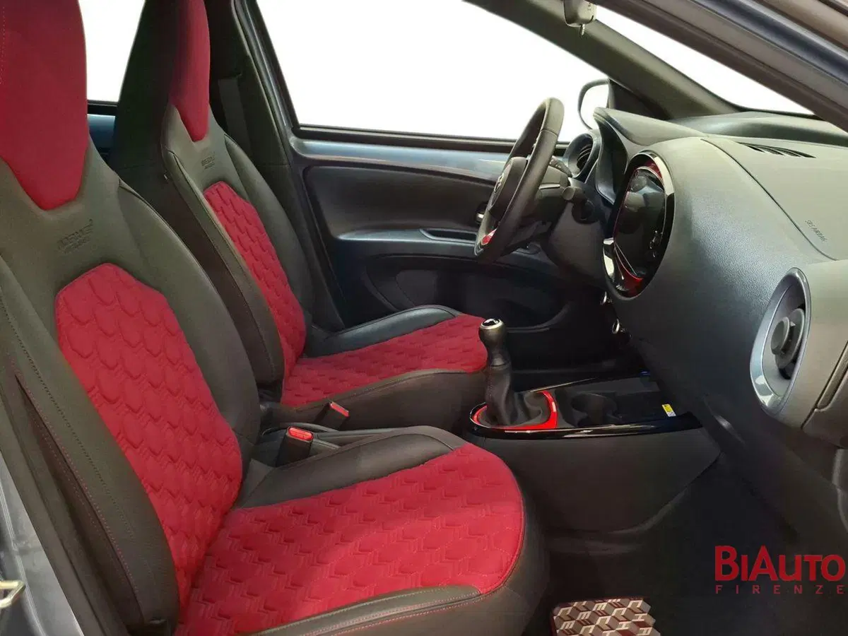 Toyota Aygo X usata a Firenze (18)