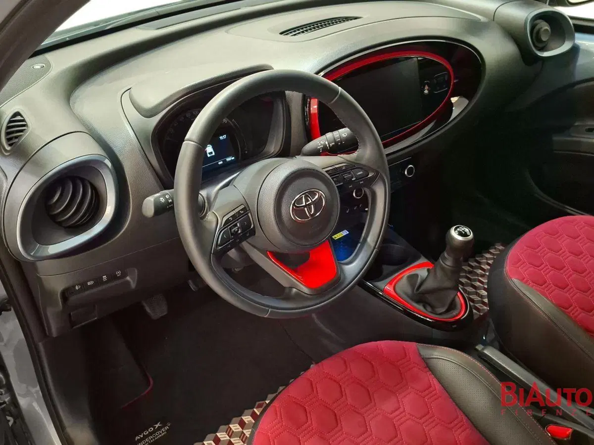 Toyota Aygo X usata a Firenze (7)