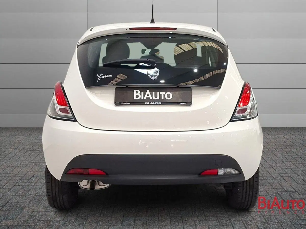 Lancia Ypsilon usata a Firenze (11)