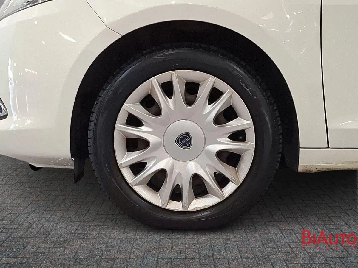 Lancia Ypsilon usata a Firenze (13)