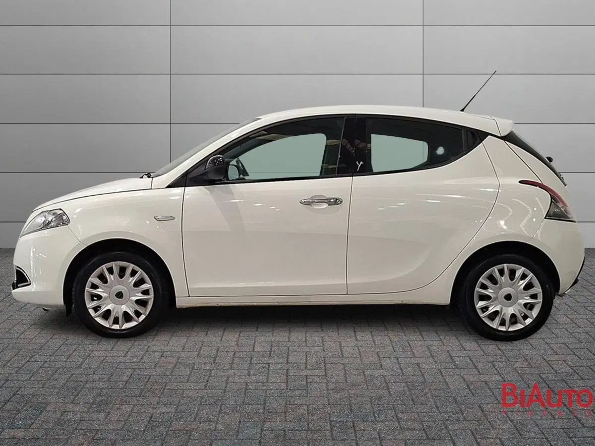 Lancia Ypsilon usata a Firenze (2)