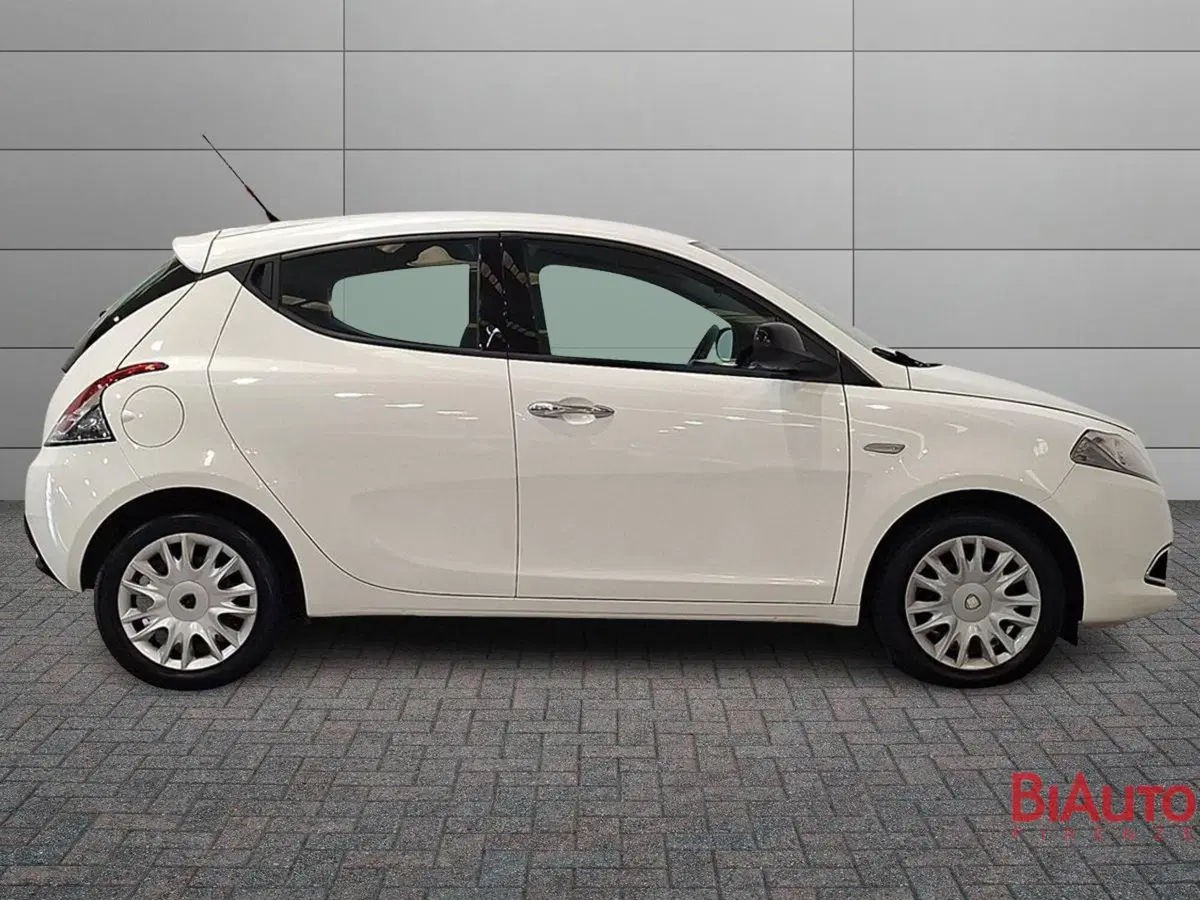 Lancia Ypsilon usata a Firenze (3)