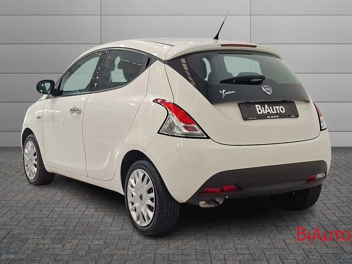 Lancia Ypsilon usata a Firenze (4)
