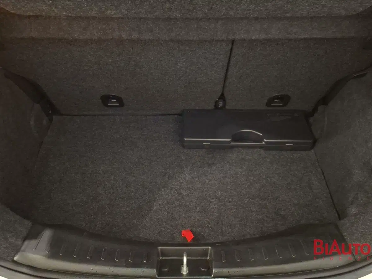 Lancia Ypsilon usata a Firenze (5)